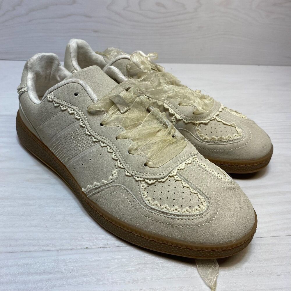 Cushionaire Belinda Sneakers Women's Size 11 White Lace Detail Casual Low Top‎